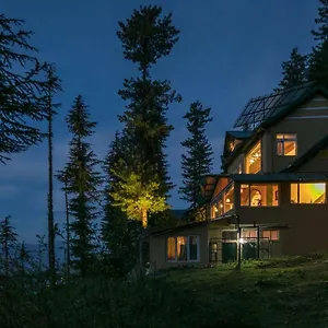 Stayvista At The Corner House - Pet Friendly Villa